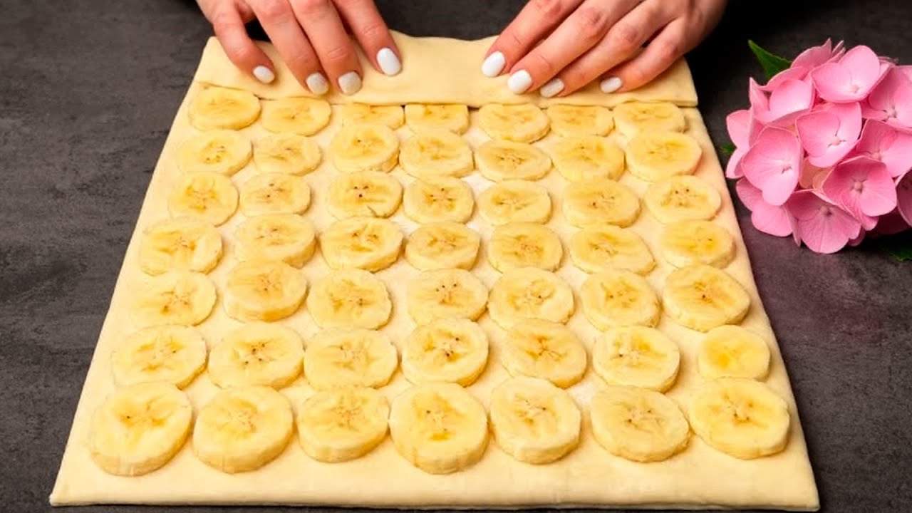 Wenn Sie Blätterteig und Bananen haben, können Sie dieses zauberhafte Dessert in 5 Minuten zuberei