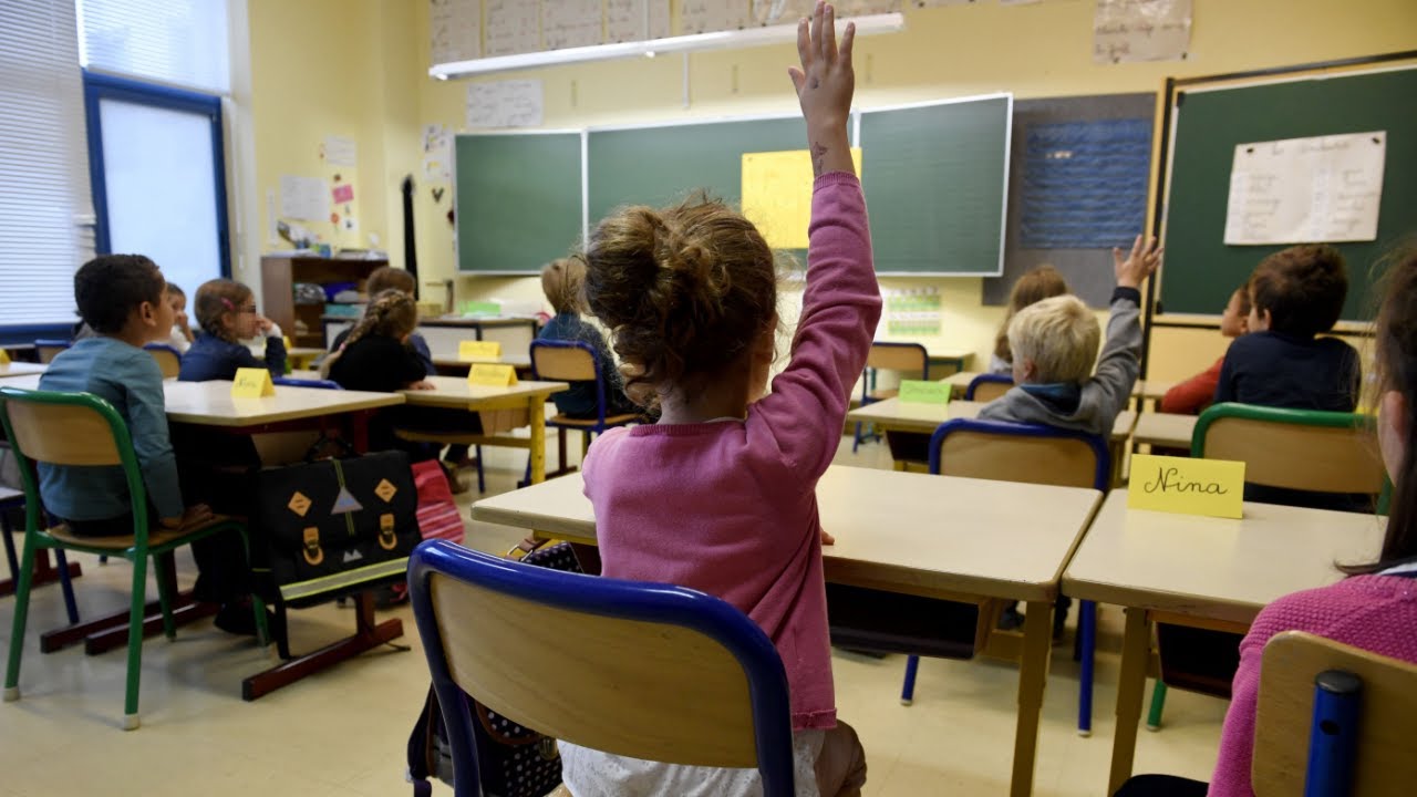 Chicago students return to school for first day back