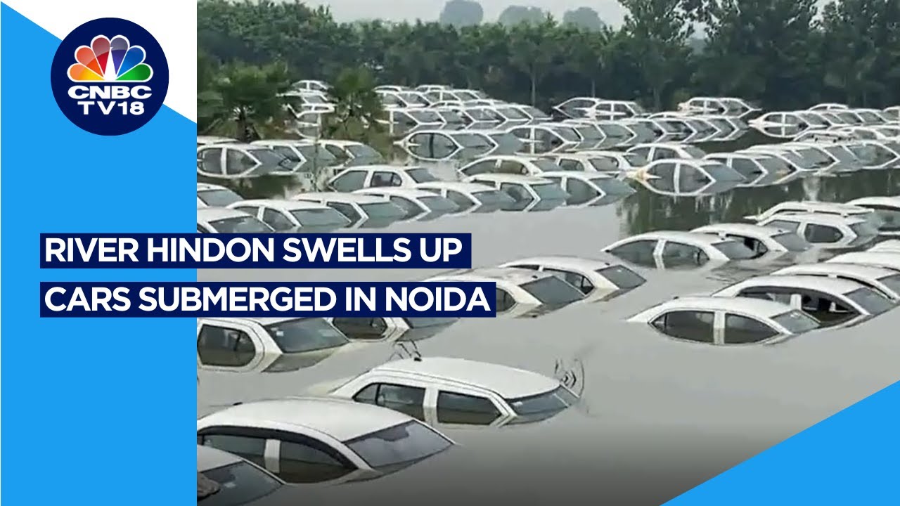 WATCH | Many Cars Submerged Underwater In Noida Due To Heavy Rains | Uttar Pradesh Rains | CNBC TV18