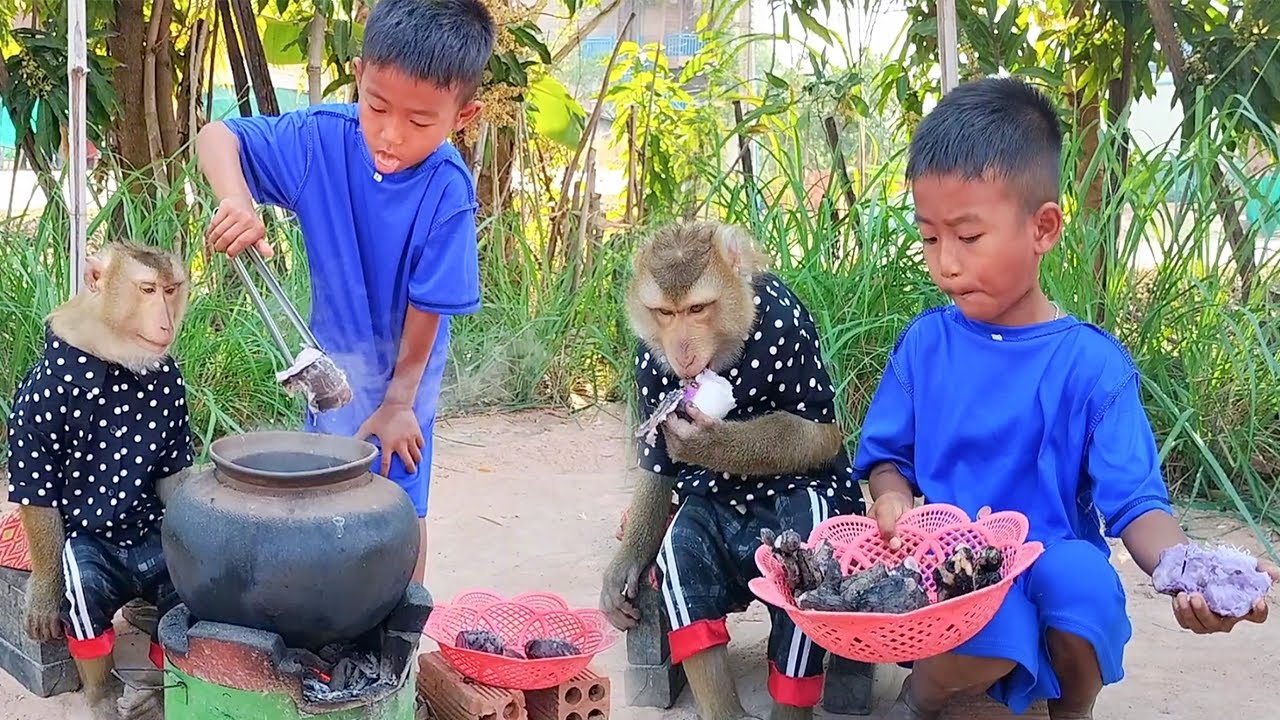 Smart Son ! SokYaa & Abii Cooking Potato Together At Home