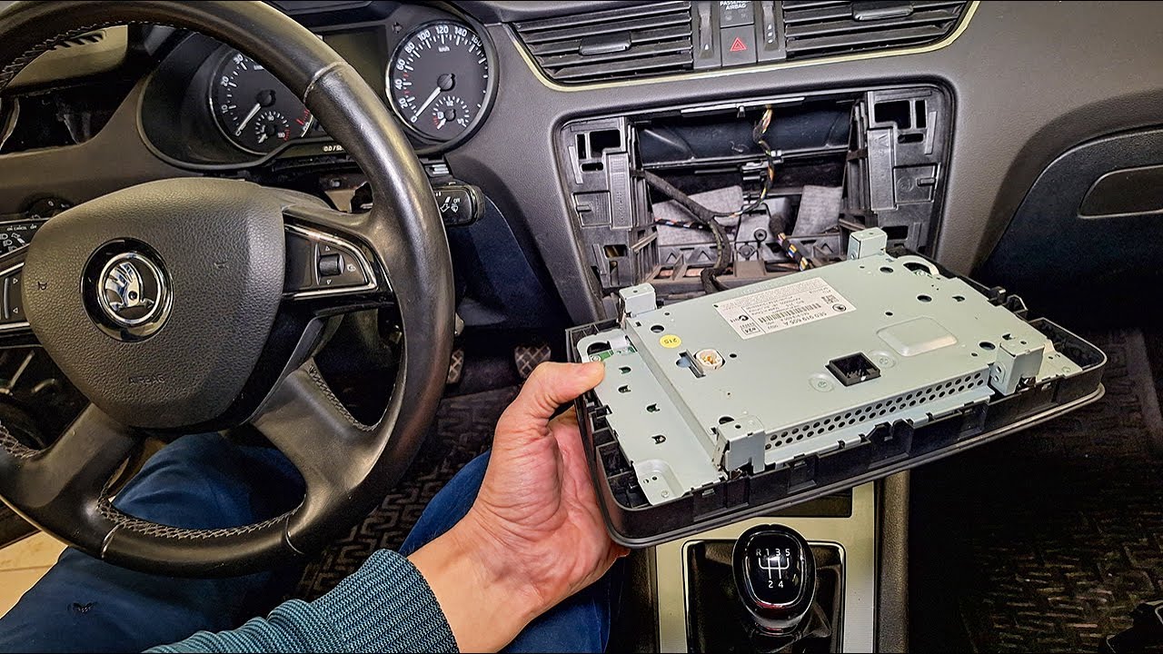 Radio Removal: Skoda Octavia MK3 - The Easy and Fast Way