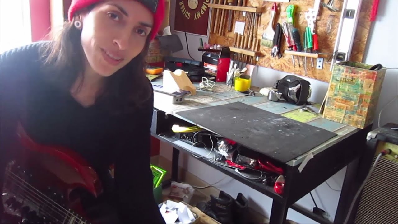 Instalación de pedal Fuzz Factory dentro de guitarra SG