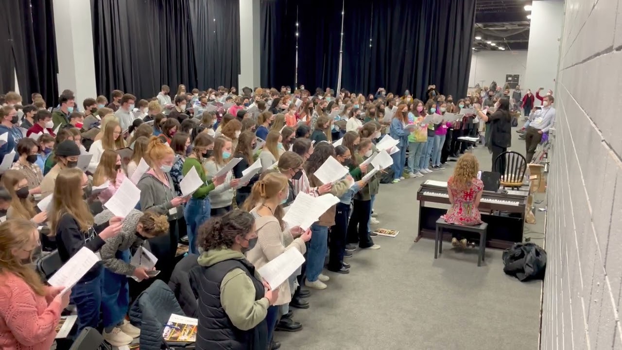 2022 Massachusetts All-State Chorus sings Leron, Leron Sinta