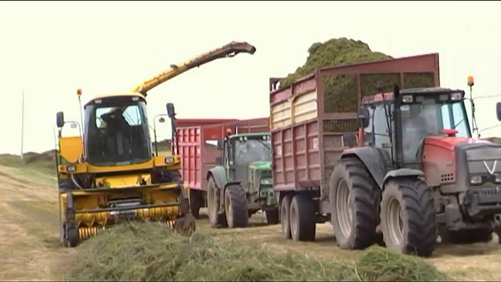 SILAGE WITH WHITES IN TOURNAFULLA Co. LIMERICK 2011