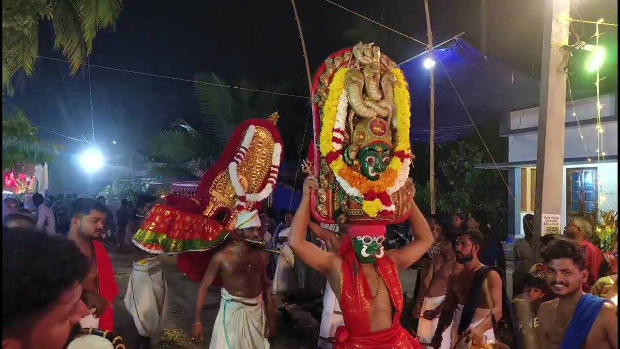 വവ്വക്കാവ് കണ്ടത്തിൽ അമ്മയുടെ തിരുമുടി എഴുന്നള്ളത്ത് // MUDI EZHUNNALLATH