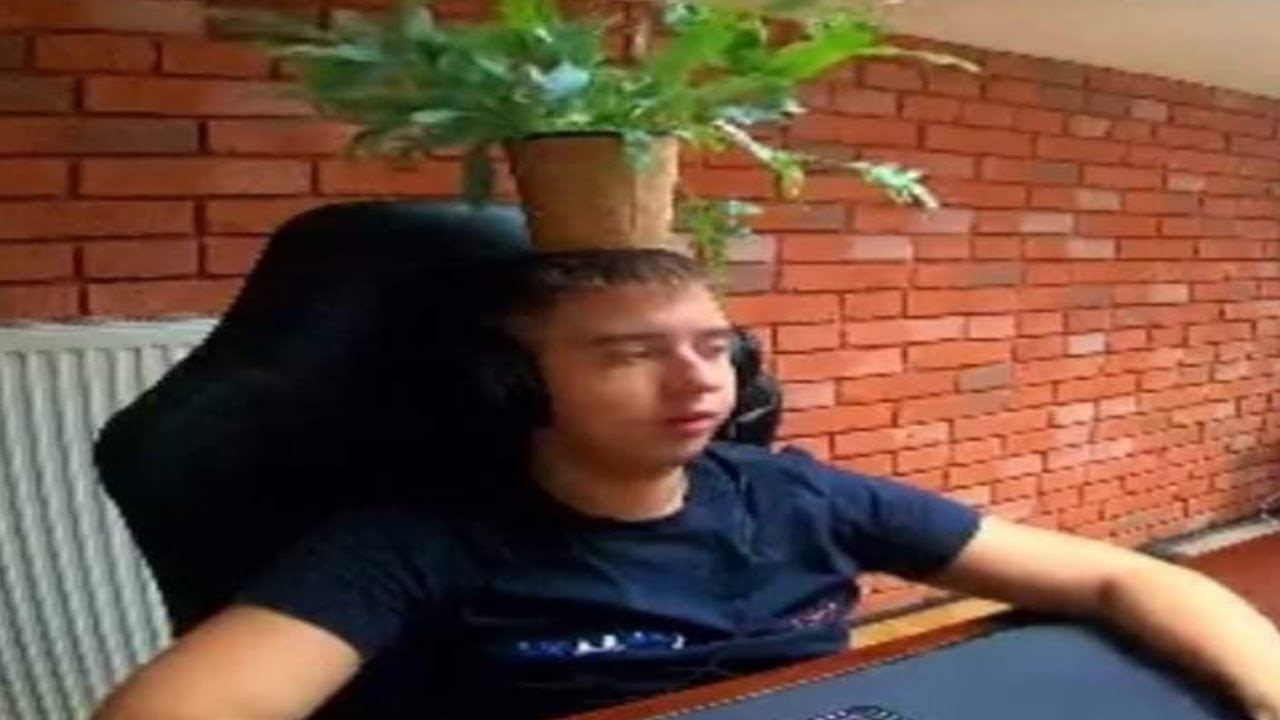 HOLAK OFICJANLNIE WYRZUCONY Z XAYOO INDUSTRIES!!!