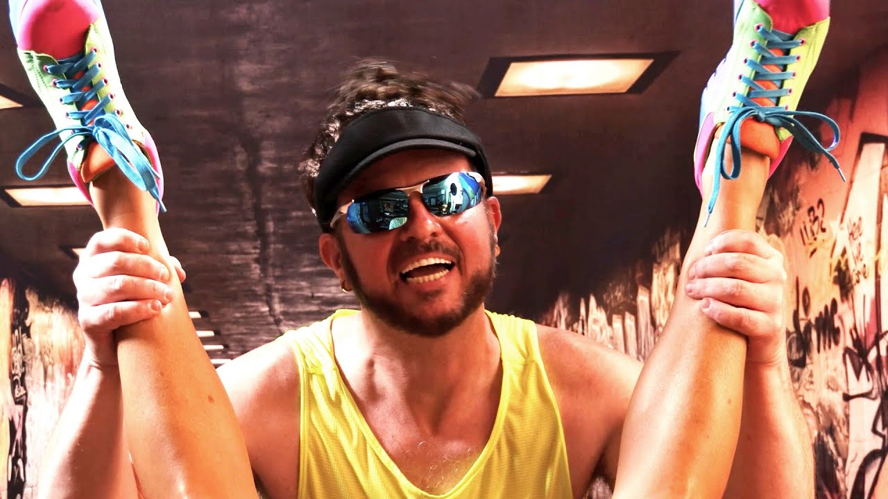 Scuzz Twittly - Rockin' That Man Bun, Baby