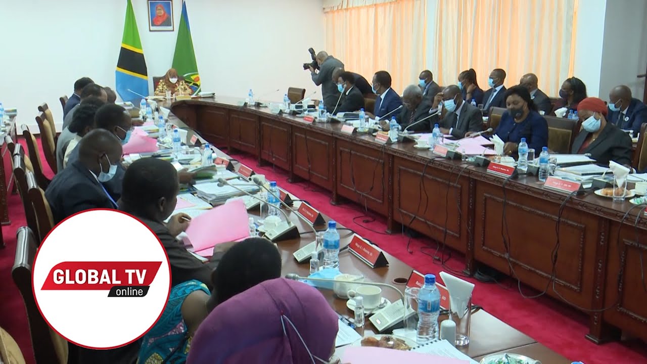 RAIS SAMIA AONGOZA KIKAO CHA BARAZA LA MAWAZIRI IKULU CHAMWINO DODOMA...