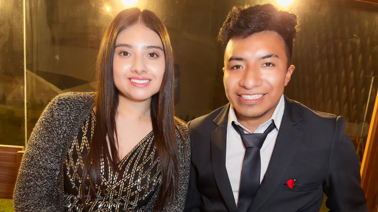 FERNANDO OTAVALO Y PAO JUNTOS  EN NAVIDAD