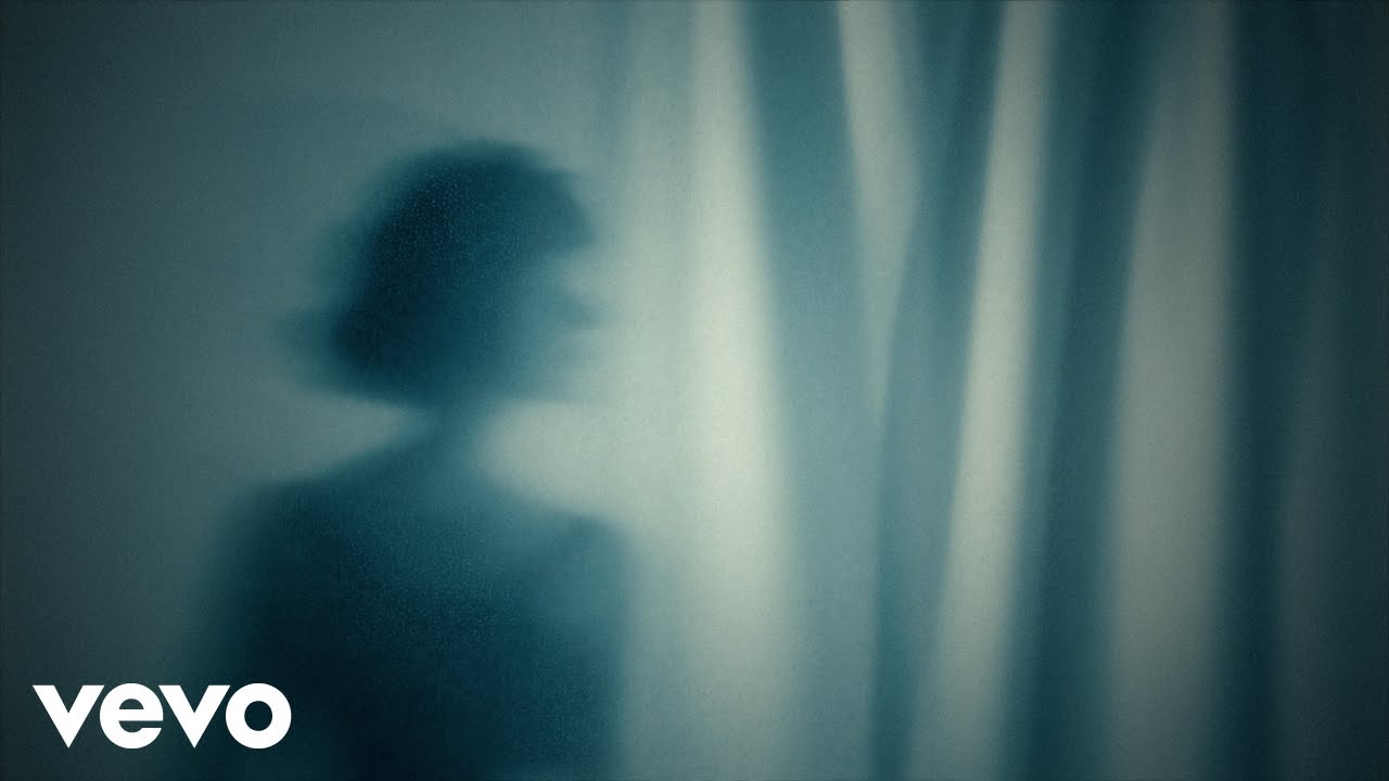 Mara Sattei - mi penserai (Official Visual Video) ft. Elisa