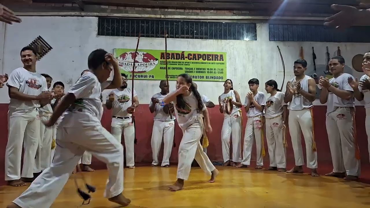 Abadá Capoeira: Roda, Orgulho, Tradição e Movimento.