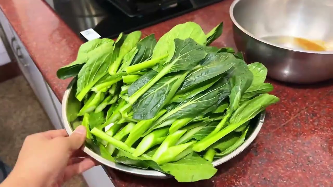 今日晚餐：猪润蒸排骨、菜心炒鱼球#家常菜 #家的味道 #没有一样食材逃得过广东人的胃 #简简单单又一餐