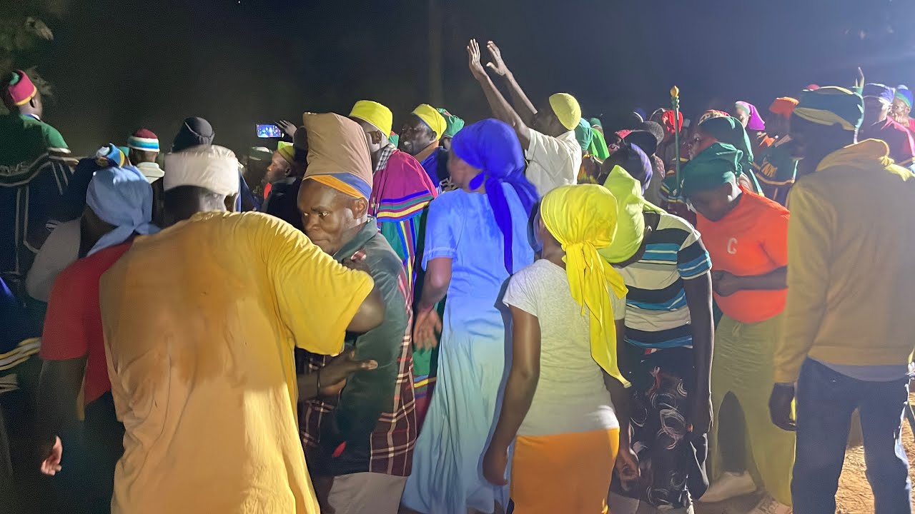 Usiku Kesha Na Sarakasi Kwa Matanga Aliyekua Apostle Savai Egosangwa Mshiriki Kiwanja Ndege Kakamega