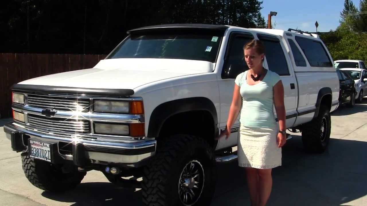 Virtual Walk Around Tour of a 1995 Chevy Silverado 3500 at Marysville Ford P8102A