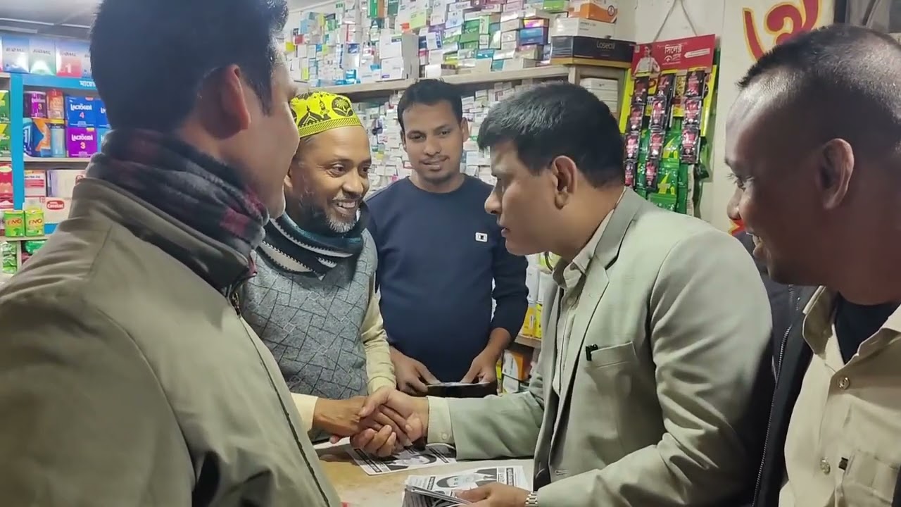 বগুড়া-৪ আসনে-বিএনপির প্রার্থী মোশারফ হোসেনএর লিফলেট ও গণসংযোগ করেন জেলা যুবদলের সভাপতি-জাহাঙ্গীর আলম