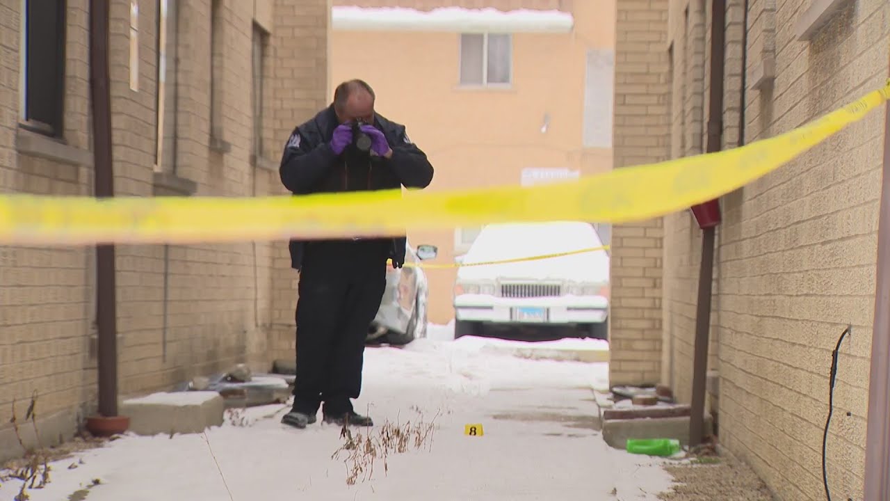 80-year-old critical after shooting suspect during Northwest Side home invasion