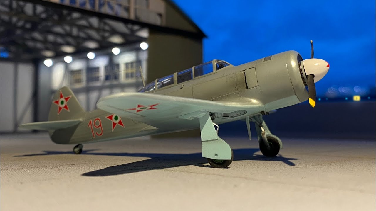 Yak-11 'Moose' - Hungarian People's Army, 1955 - RS Models - 1:72 plastic aircraft model