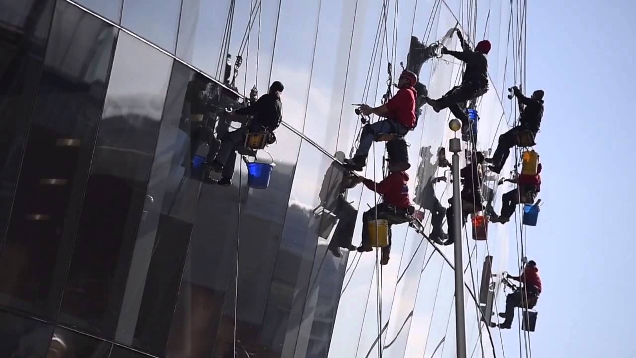 Climb over the Sprint Center roof with MTB window washers