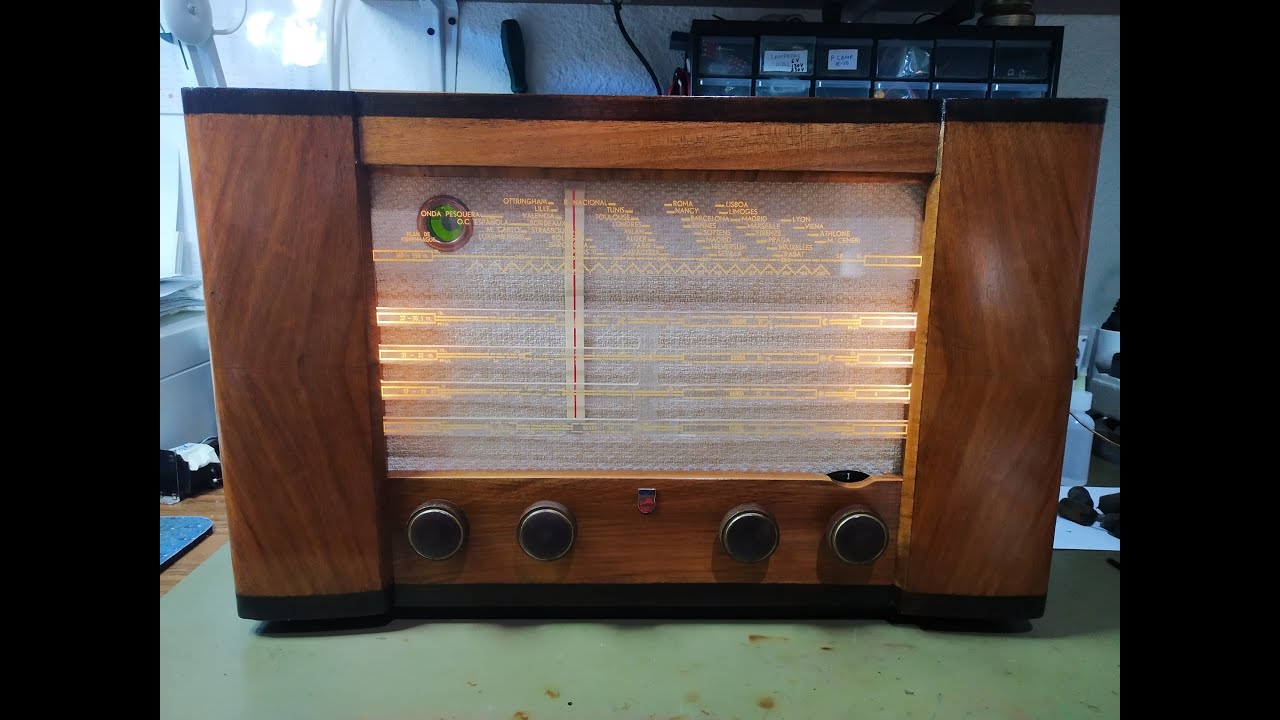 3- FINAL radio PHILIPS BE492A. Receptor de Radio a válvulas.