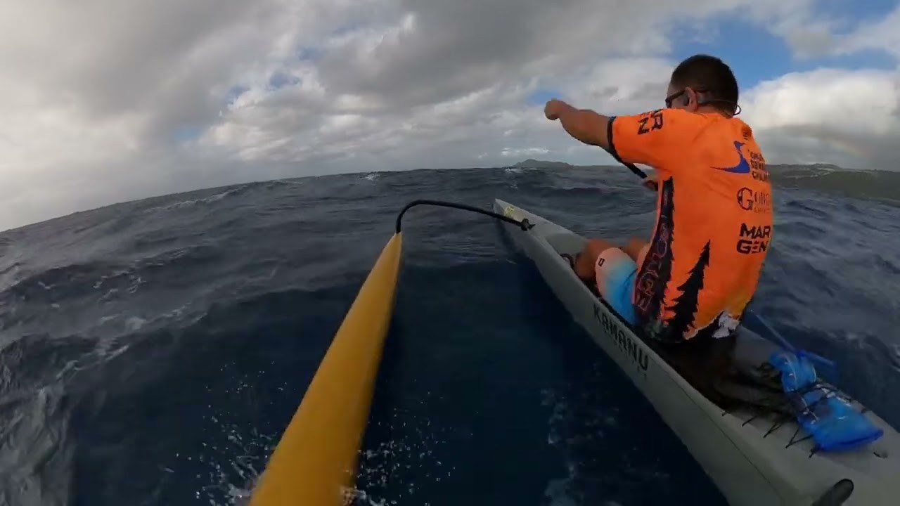 Downwind paddling OC1 Hawaii Kai run with the Noio