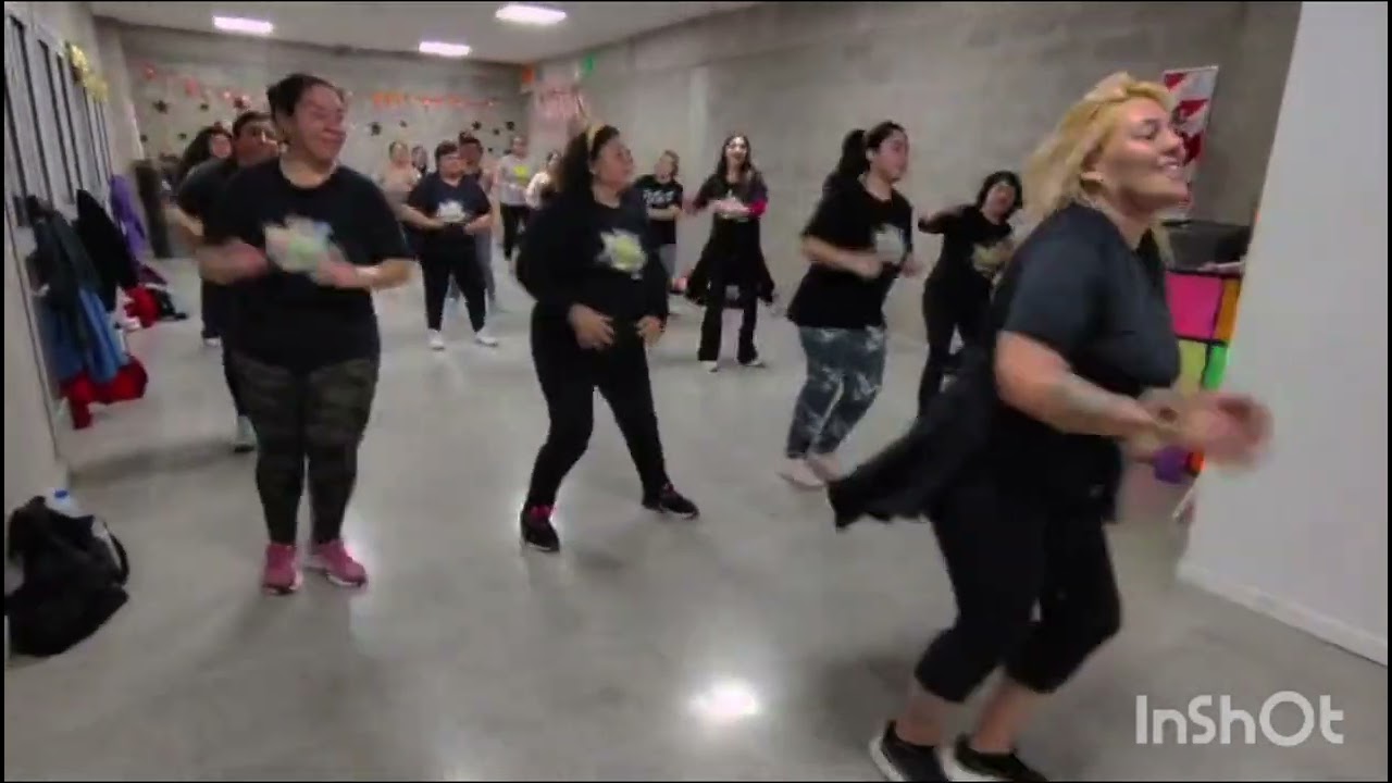 Flor alvarez- Difícil (vídeo oficial) zumba con Caro 