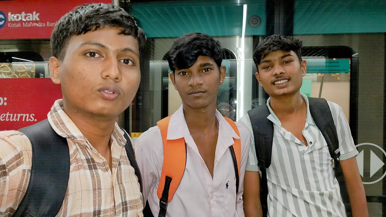 Mumbai New Underground Metro Mein Ghumne Gaye With Friends 😱