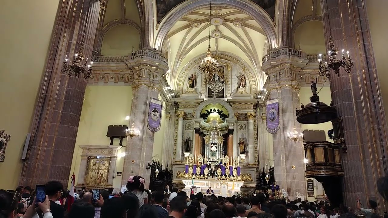 Hoy visitamos la virgencita de san Juan de los lagos 