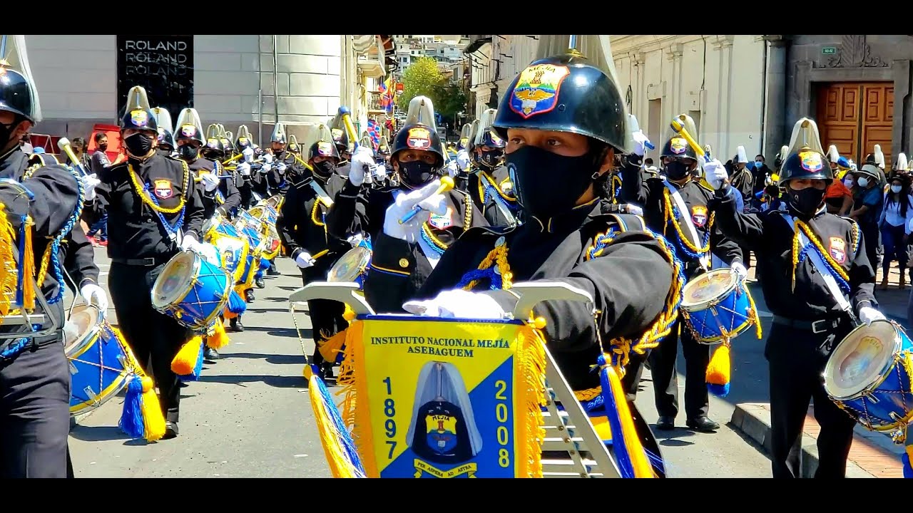 Desfile Centro Histórico Quito 2021 [PARTE 1] - Banda de Guerra Ex Integrantes del Mejía.