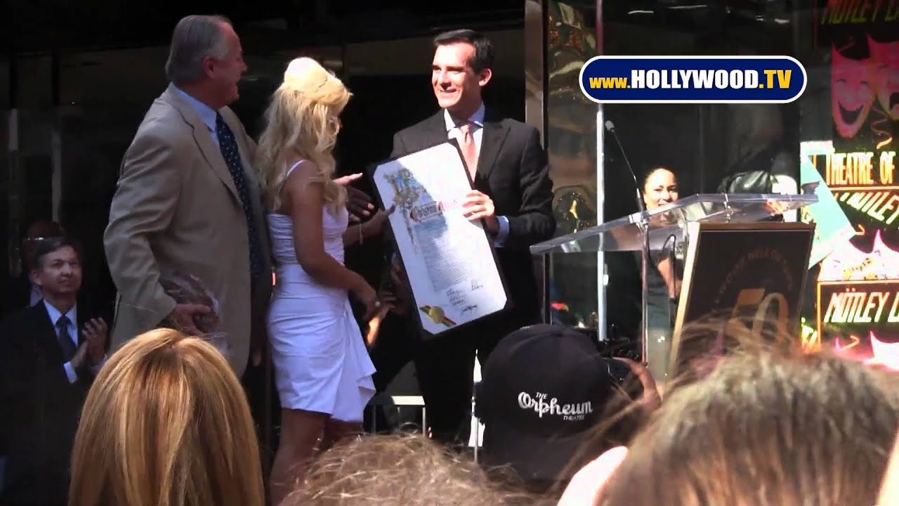 Christina Aguilera Gets Her Own Star on Hollywood Boulevard!