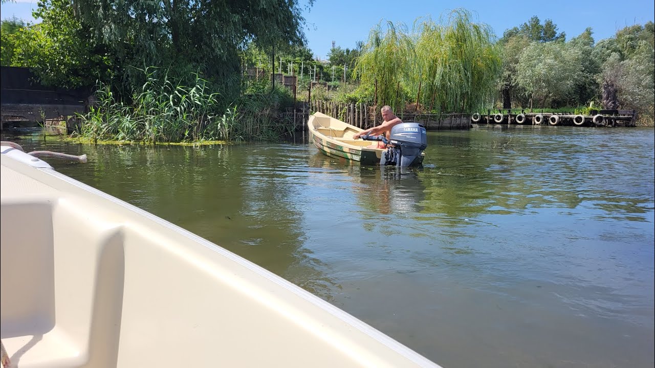 PLIMBARE CU BARCA LA PESCUIT IN DELTA DUNARII