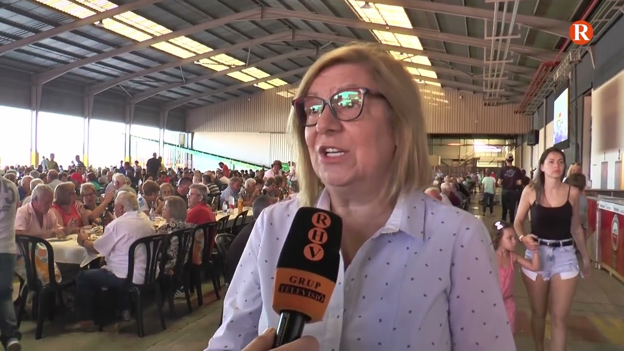 Carlet gaudeix de l’esmorzar de festes a la Cooperativa Sant Bernat