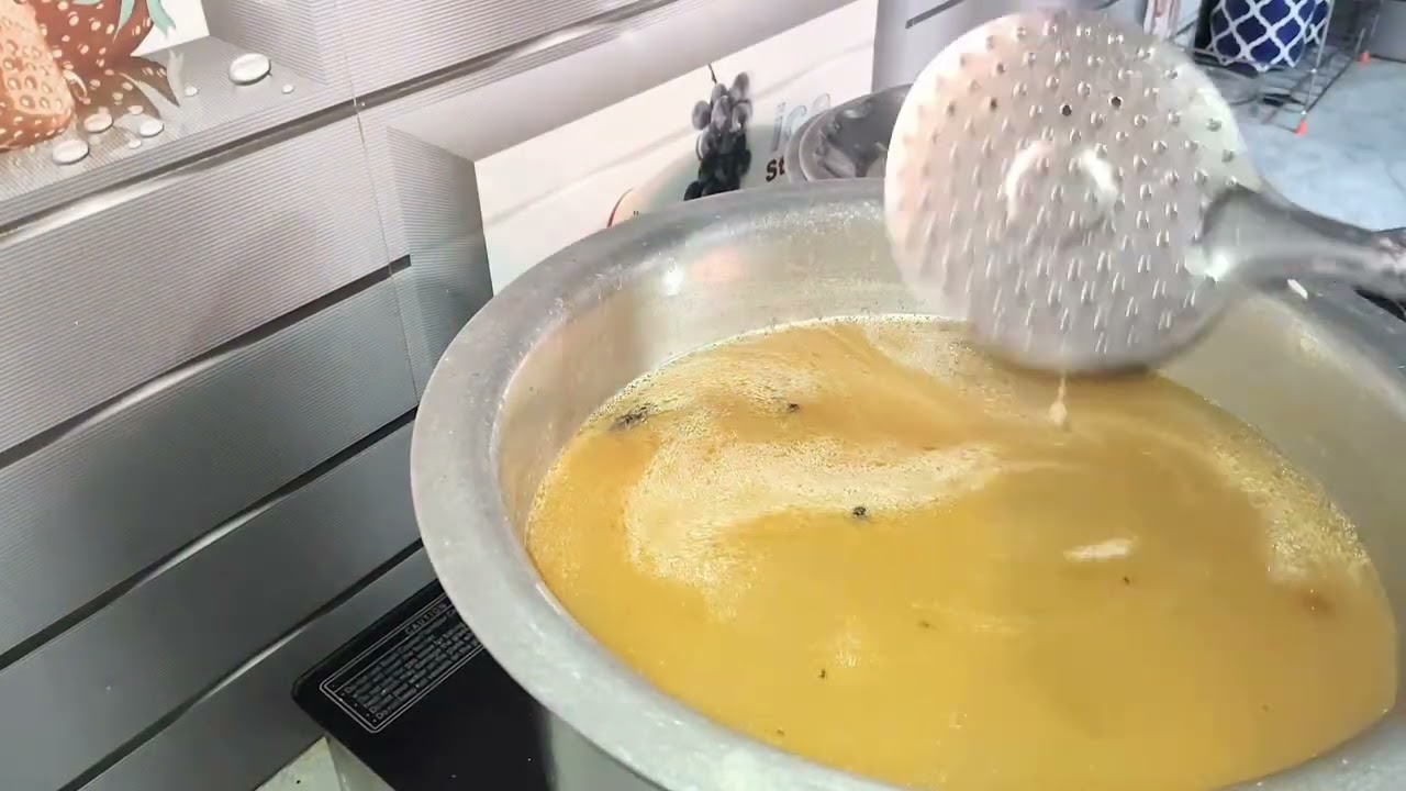 नए तरीके से चना-दाल खिचड़ी बनाएंगे तो उँगलियाँ चाटते जायेंगे - Traditional Punjabi Khichdi In Cooker