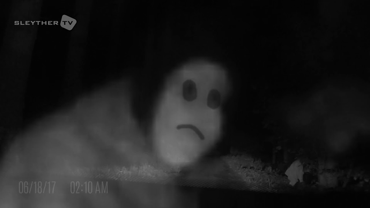 &iquest;Se Trata de alguna Bruja? &iquest;Que hace una Anciana sola a las 2 am en el Bosque?