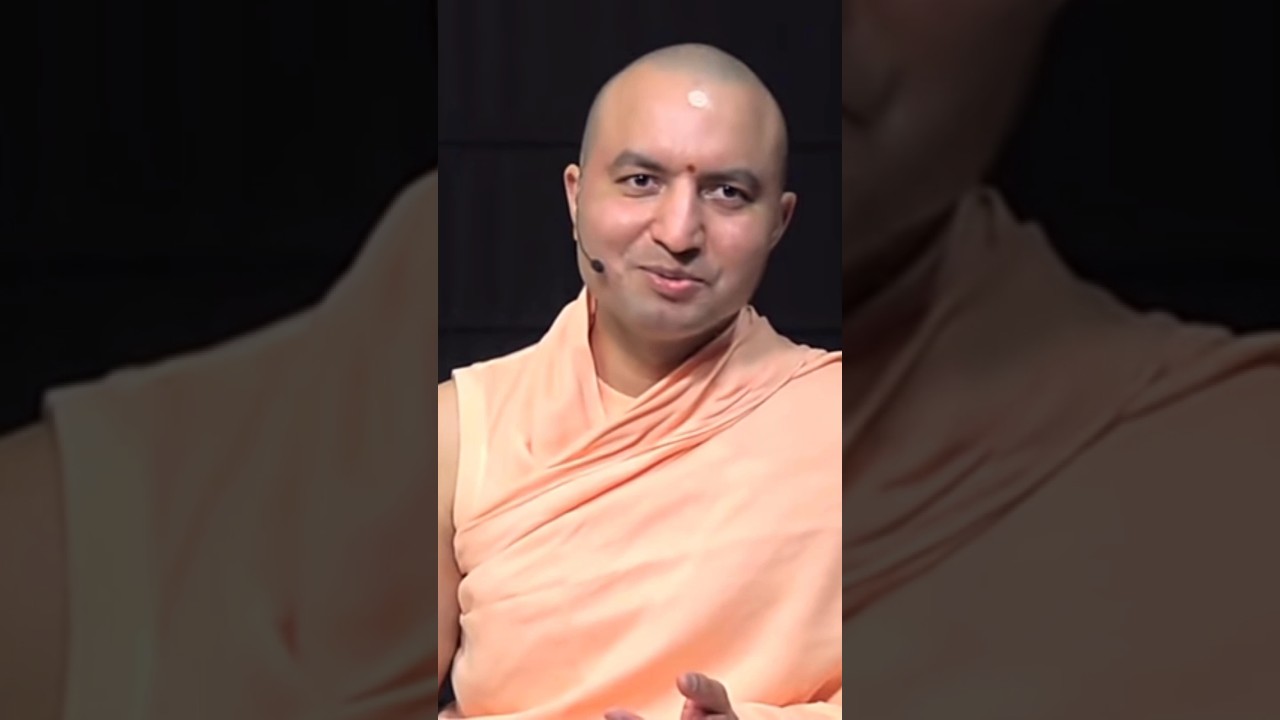 Swamiji Guiding on How to be Detached #omswamiji #vairagya #swamiji #wisdom