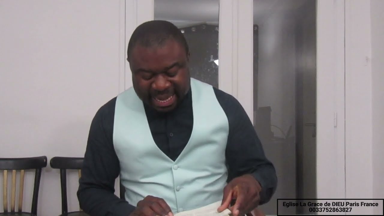 QUE LES FEMMES SE TAISENT DANS LES ASSEMBLEES . 1 CORINTHIENS 14 : 33-39. Les fonctions d'autorités.