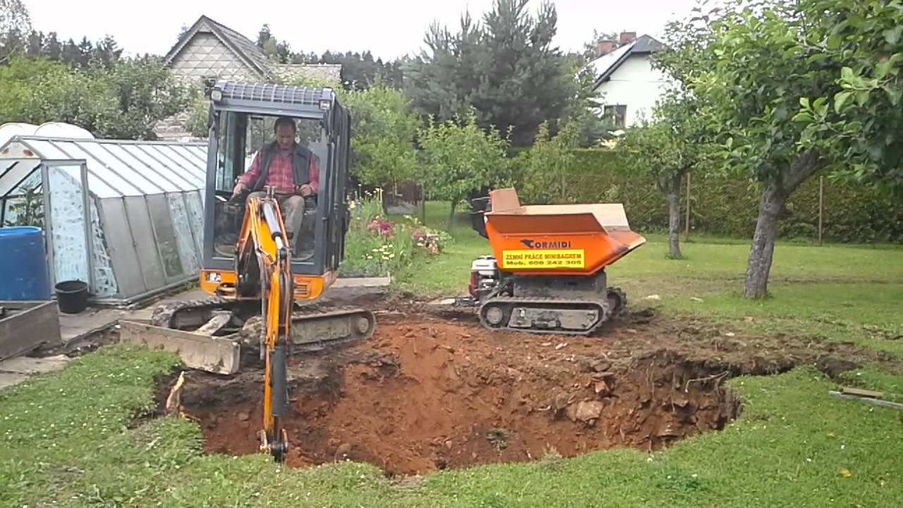 Zemni prace minibagrem Hanix H15, a pasovym dumperem Cormidi, www.ekorez.cz