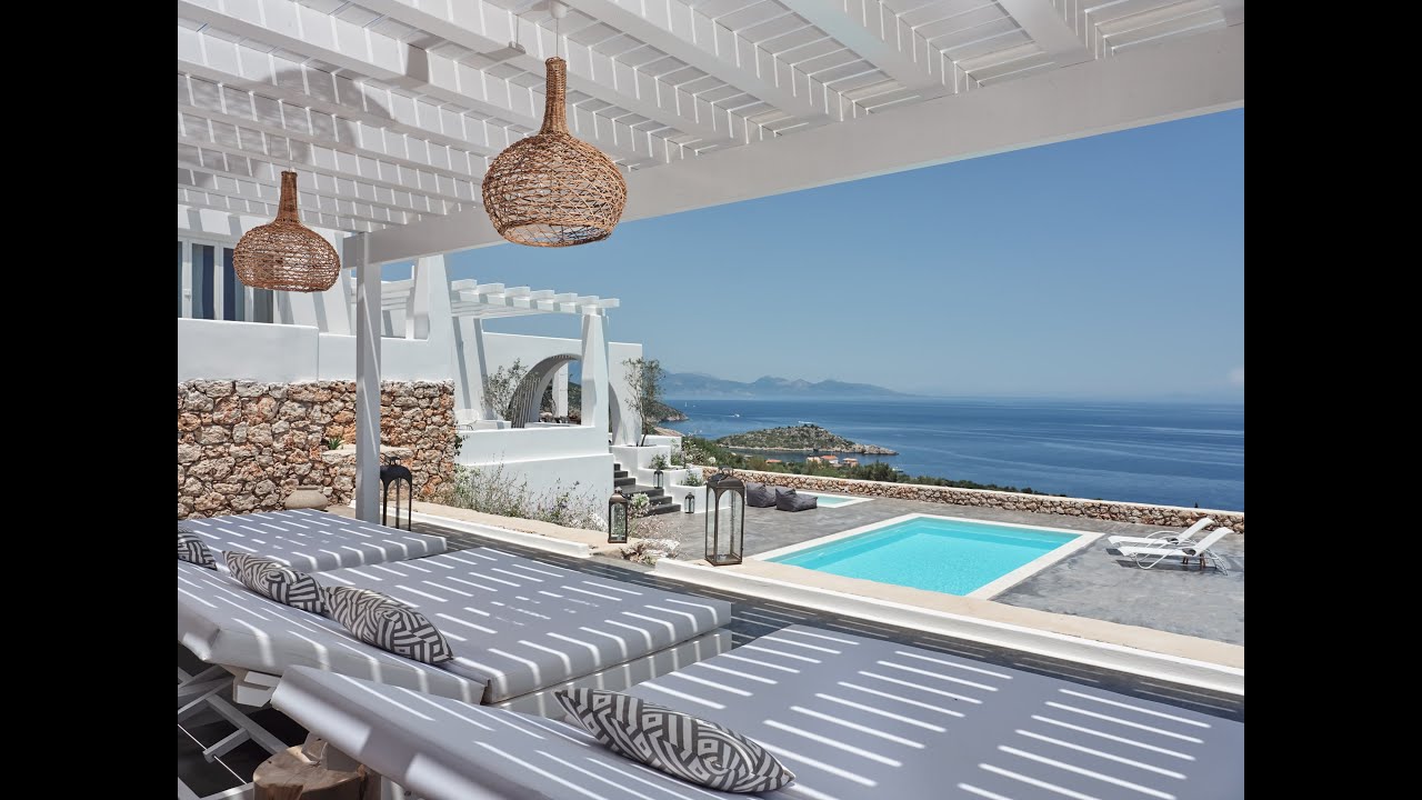 Outstanding bohemian style villa overlooking the port of Agios Nikolaos, North Eastern Zakynthos (A)