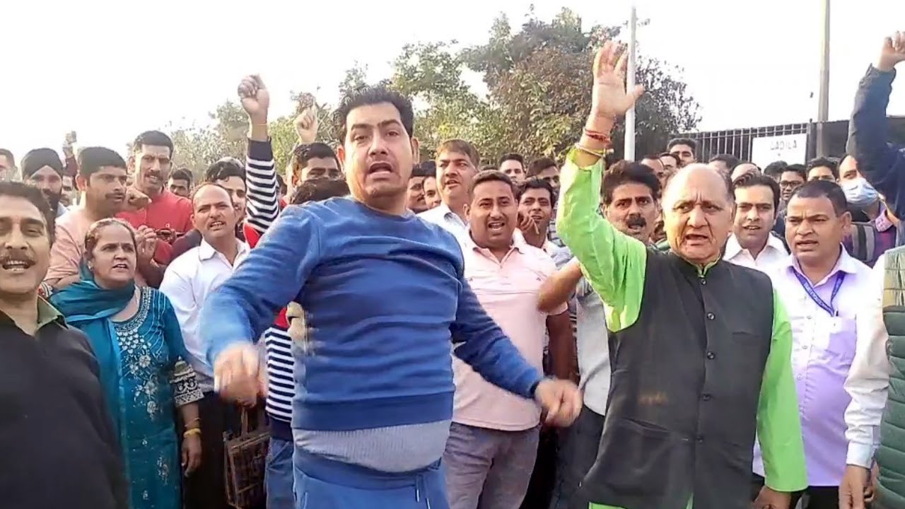 Samba: Cadila Pharmaceuticals Company Employees Protest Against Sacking Of Some Employees