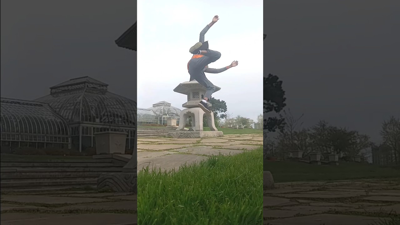 Practicing my qinggong🐉🍃#kungfutechniques #lightness #skill #acrobatics #kungfu #trainingday #wuxia
