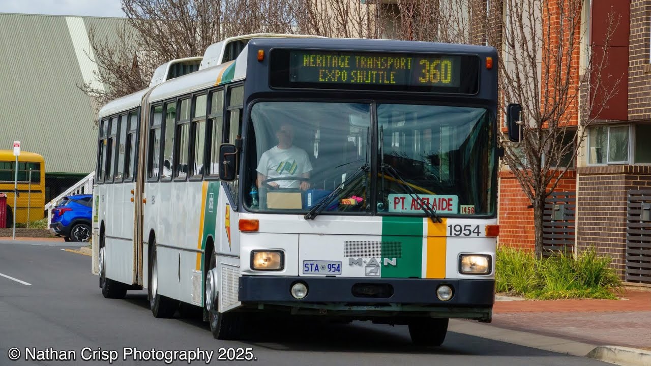 Preserved, M.A.N SG280H/ PMC Commuter 1954 