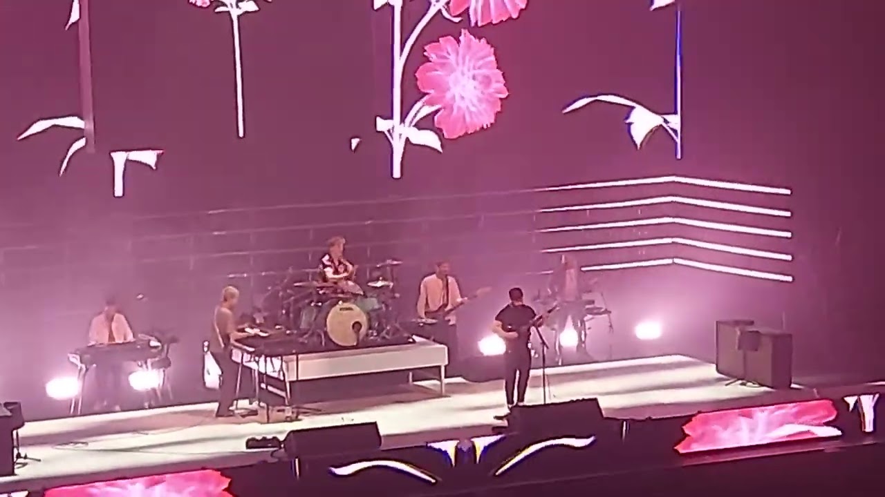 Foals - Wake Me Up, Mountain At My Gates, The Runner (Live at Hull Bonus Arena) 25/04/22