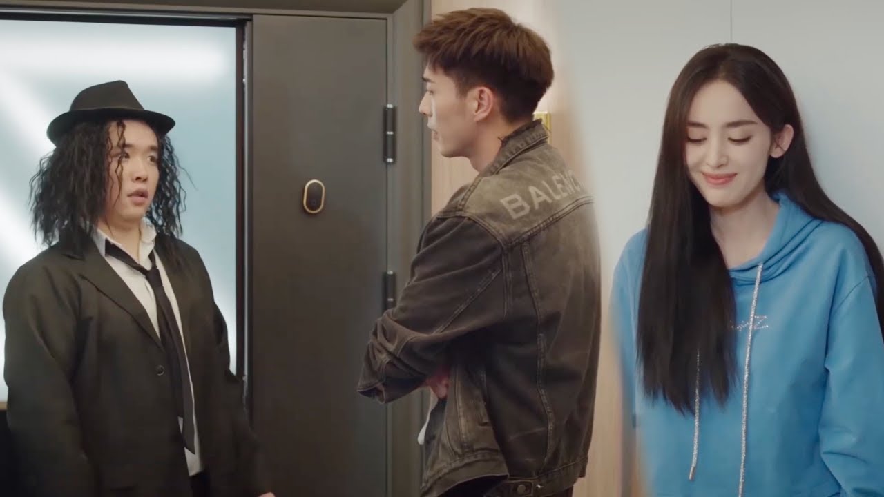 【Фильм】Золушка не может уснуть из-за шума от соседа. Генеральный директор идёт предупредить сосед...