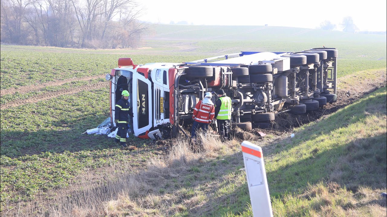 Bjergning af lastbil på holbækvej rute23 ved Kalundborg 6/3-25