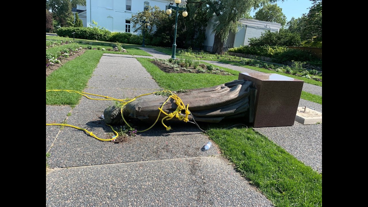 Statues of Queen Elizabeth II and Queen Victoria toppled in Winnipeg