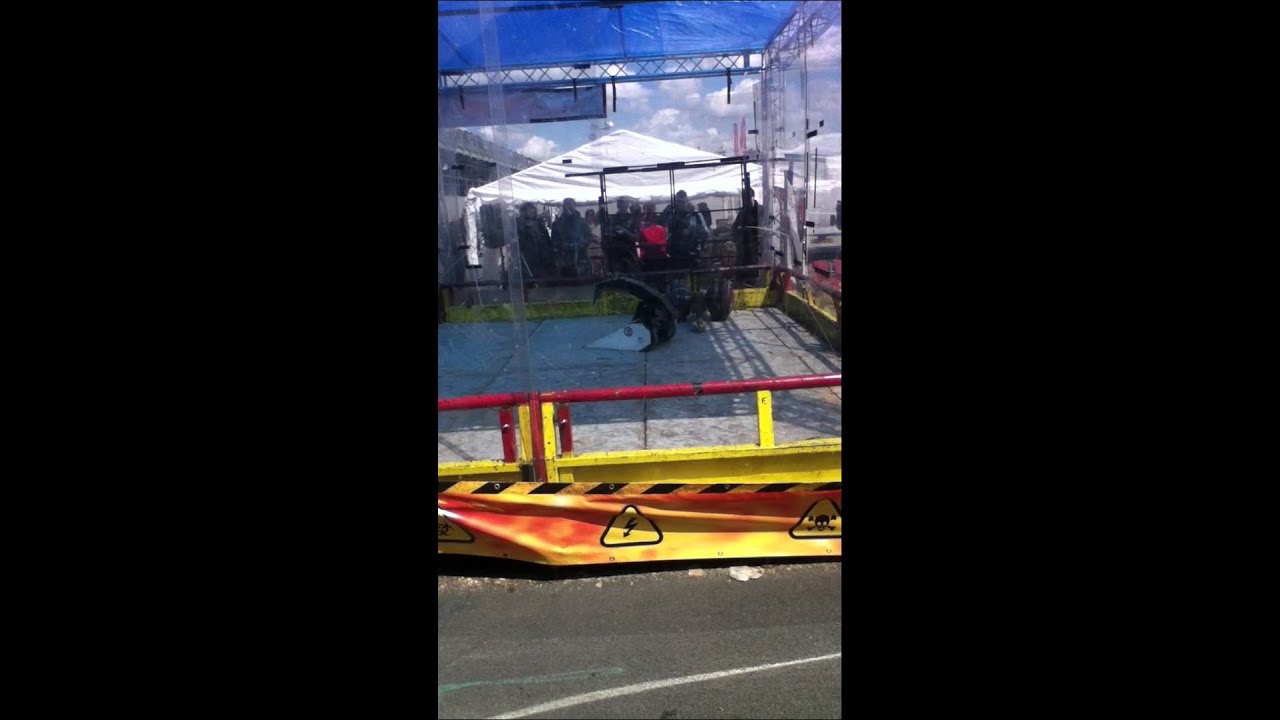 Robot Wars Santa Pod 25/05/2014 - TX-108 vs Stinger