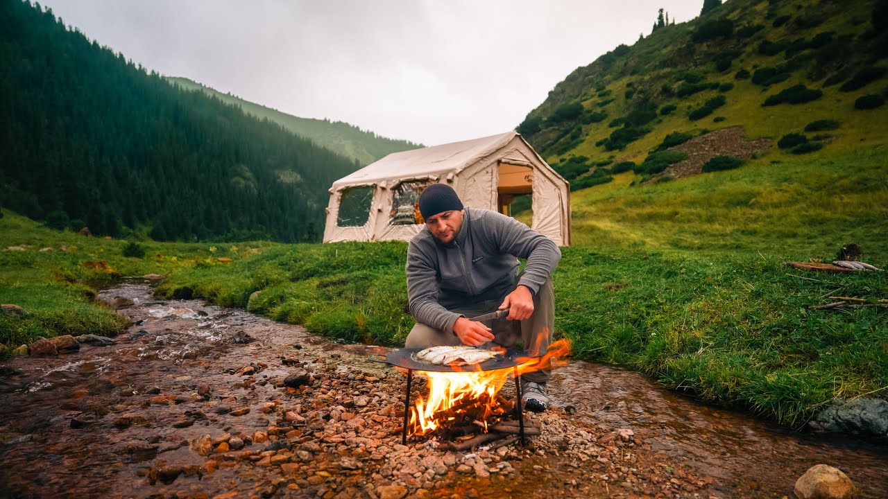 A wonderful getaway in the mountains in an inflatable house😍  #food #nature #outdoorcooking 