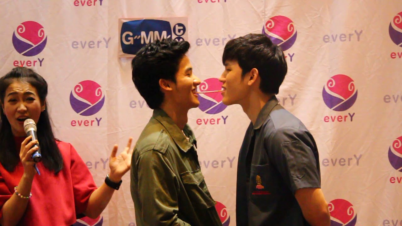 060418 เต & นิว - กินป๊อกกี้ #BLUEKISS #เตนิว