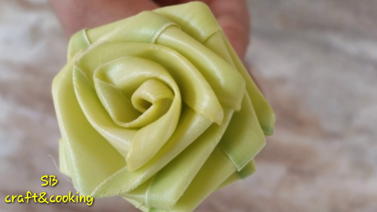 How make flower with palm leaf #craftmaking #palmleafrose #palmleaf #palmrose