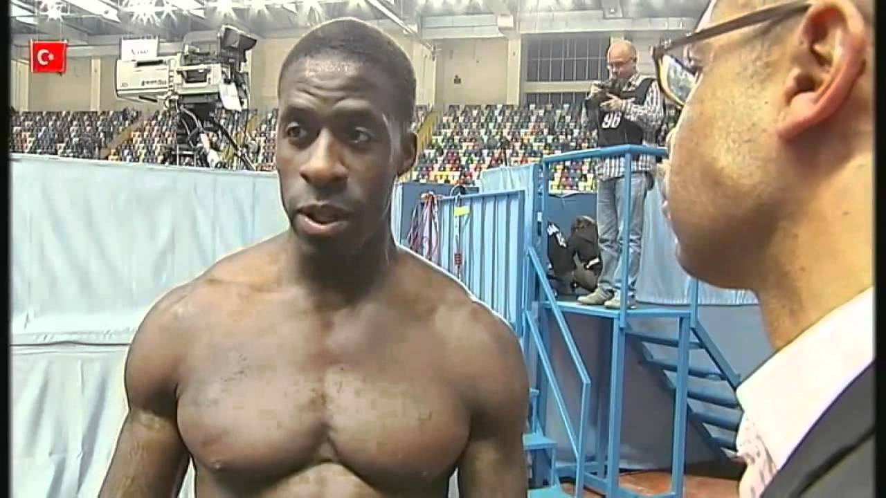 Dwain Chambers wins bronze at athletics championships