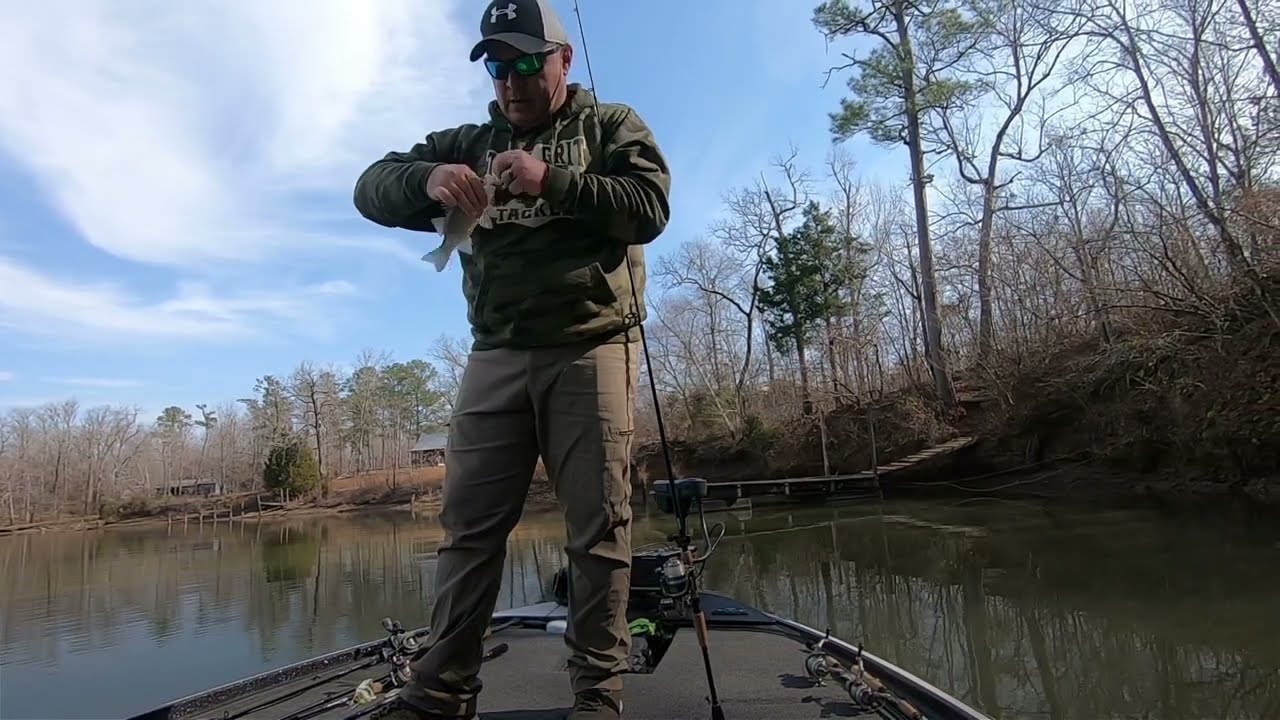 Blade Bait / Forward Facing Sonar locate Schools of Fish.  (Recon Casting for Schooling Whitebass)